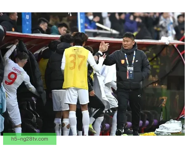 刘建业感叹龙兴球场优越环境 刘建业感叹龙兴球场优越环境