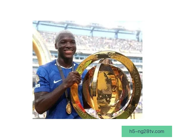 厄瓜多尔主帅称凯塞多是年轻榜样